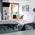Studio near Altstadt /w Workspace, Feng-Shui&Art