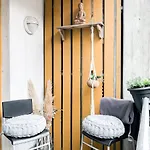 Studio near Altstadt /w Workspace, Feng-Shui&Art